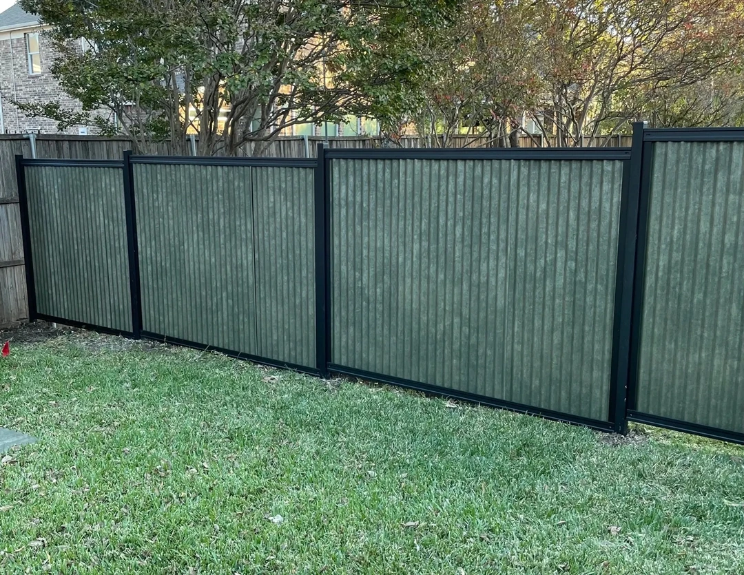 FenceTec Fence with vertical metal infill
