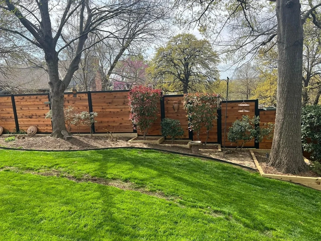 FenceTec Fence with Horizontal wood infill